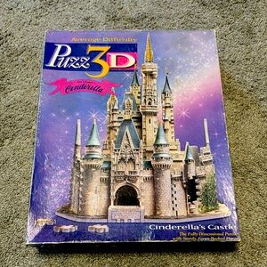 Puzz 3D Cinderella’s castle. Box is in used condition but no rips or holes.